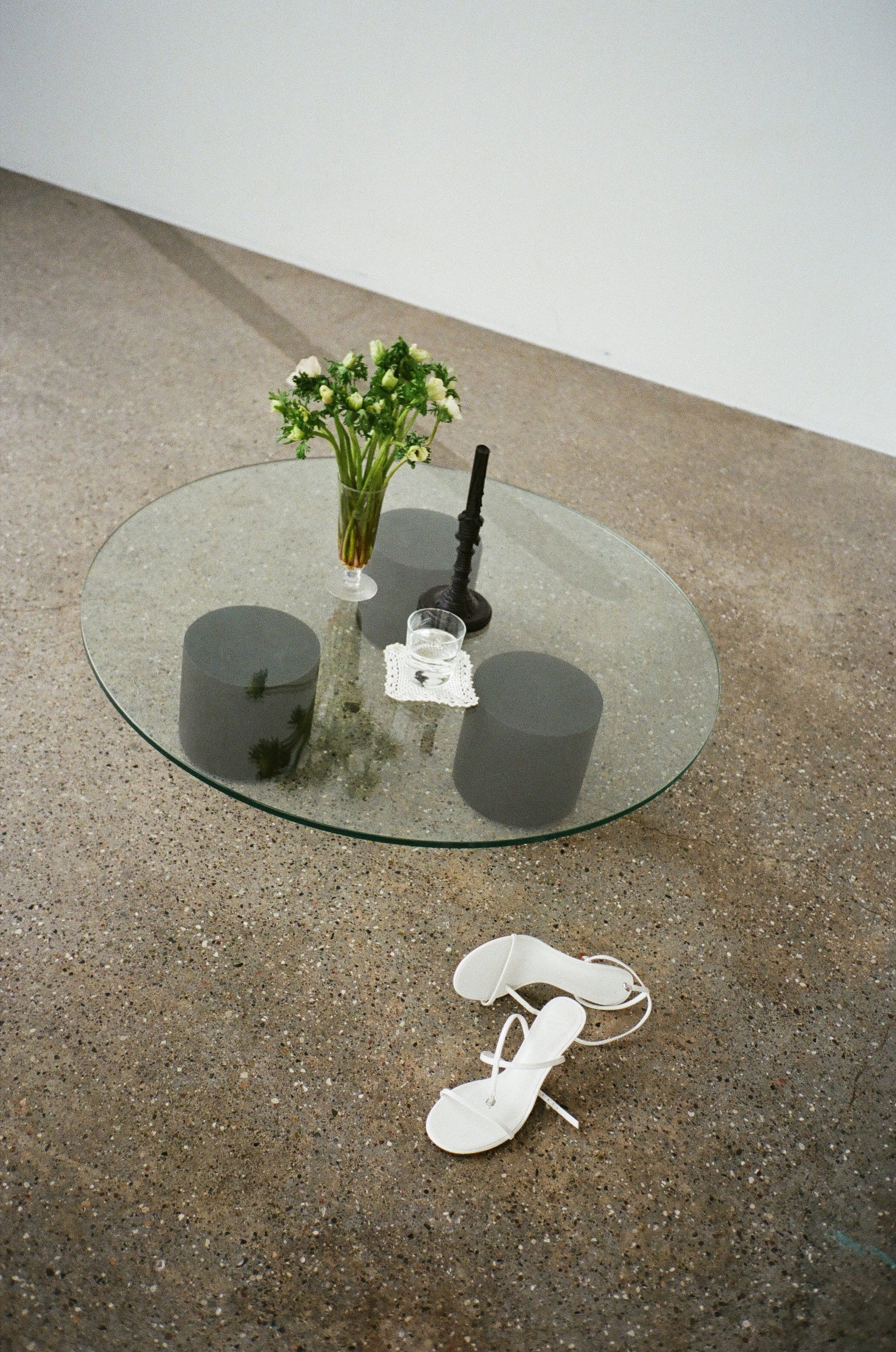 Carmene glass coffee table - TrynTrend