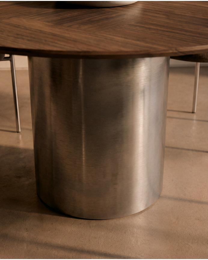 Cleo_Round_Walnut_5