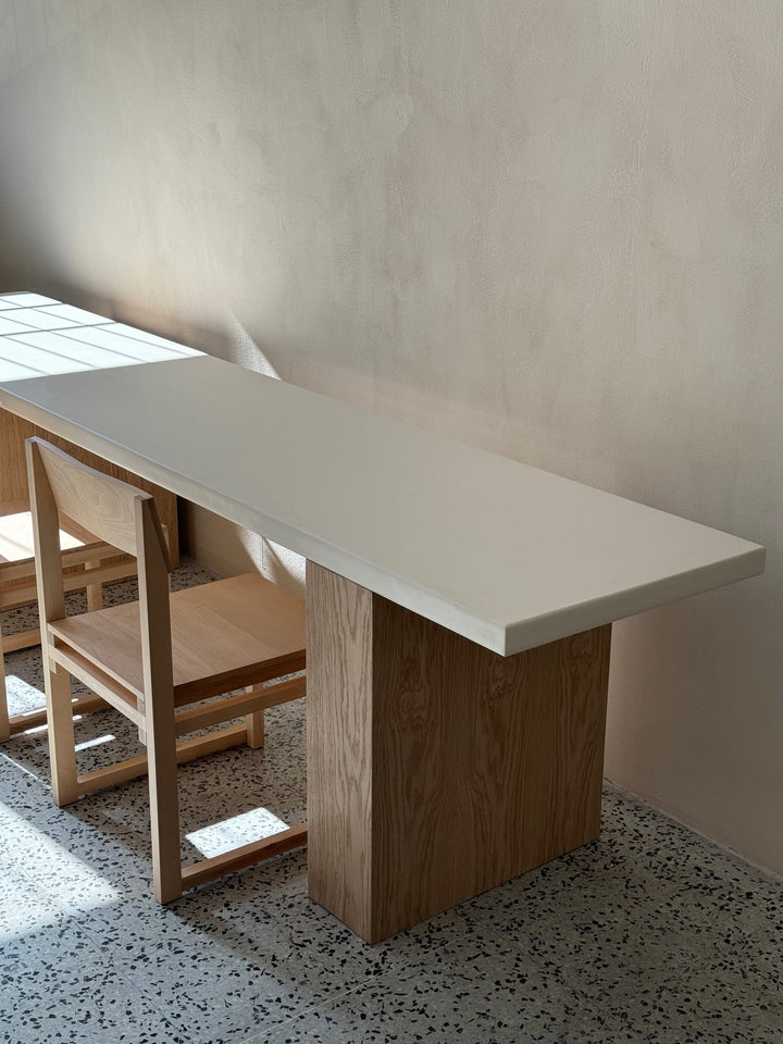 Canoa Studio Table &