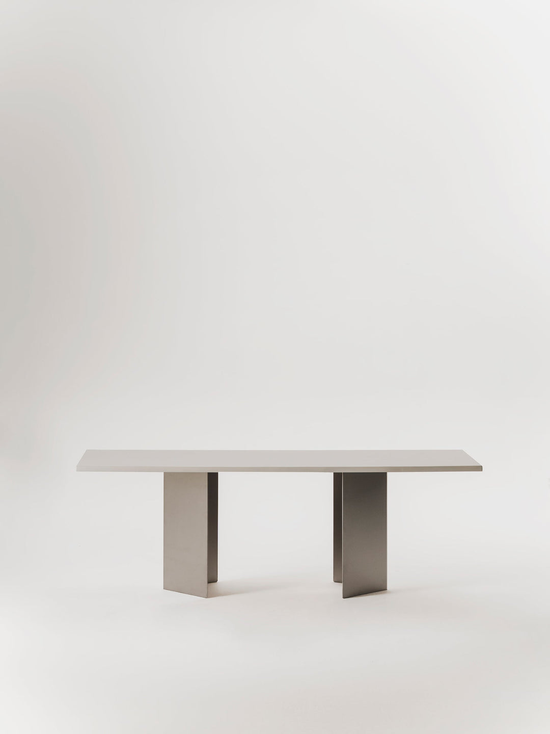 Allma dining table - TrynTrend