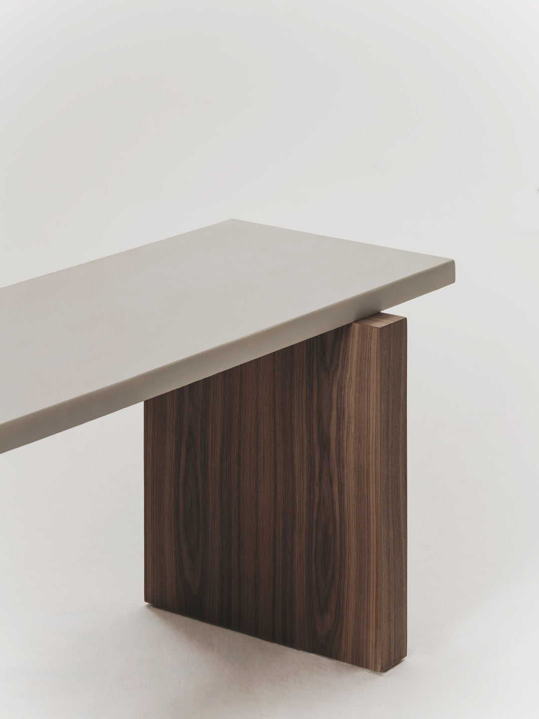 Canoa Studio Table &