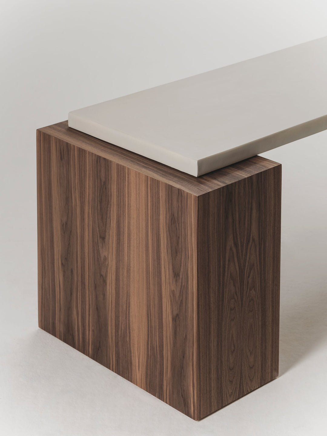 Canoa Studio Table &