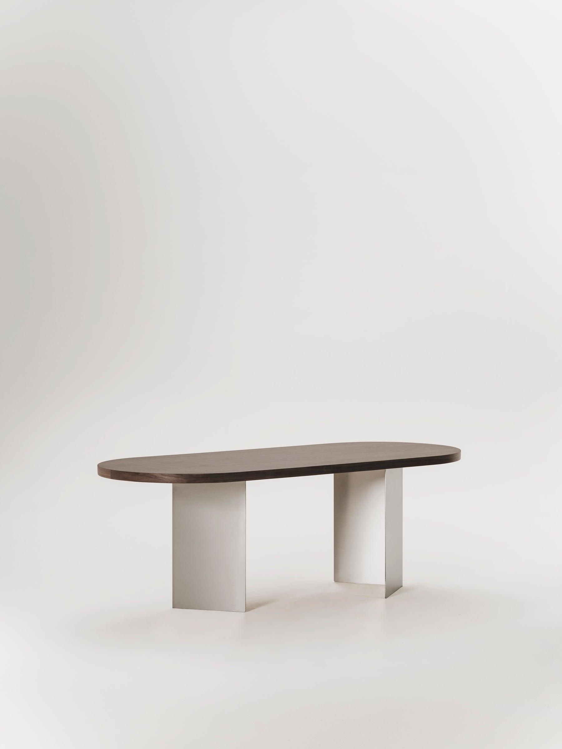Mara dining table - TrynTrend
