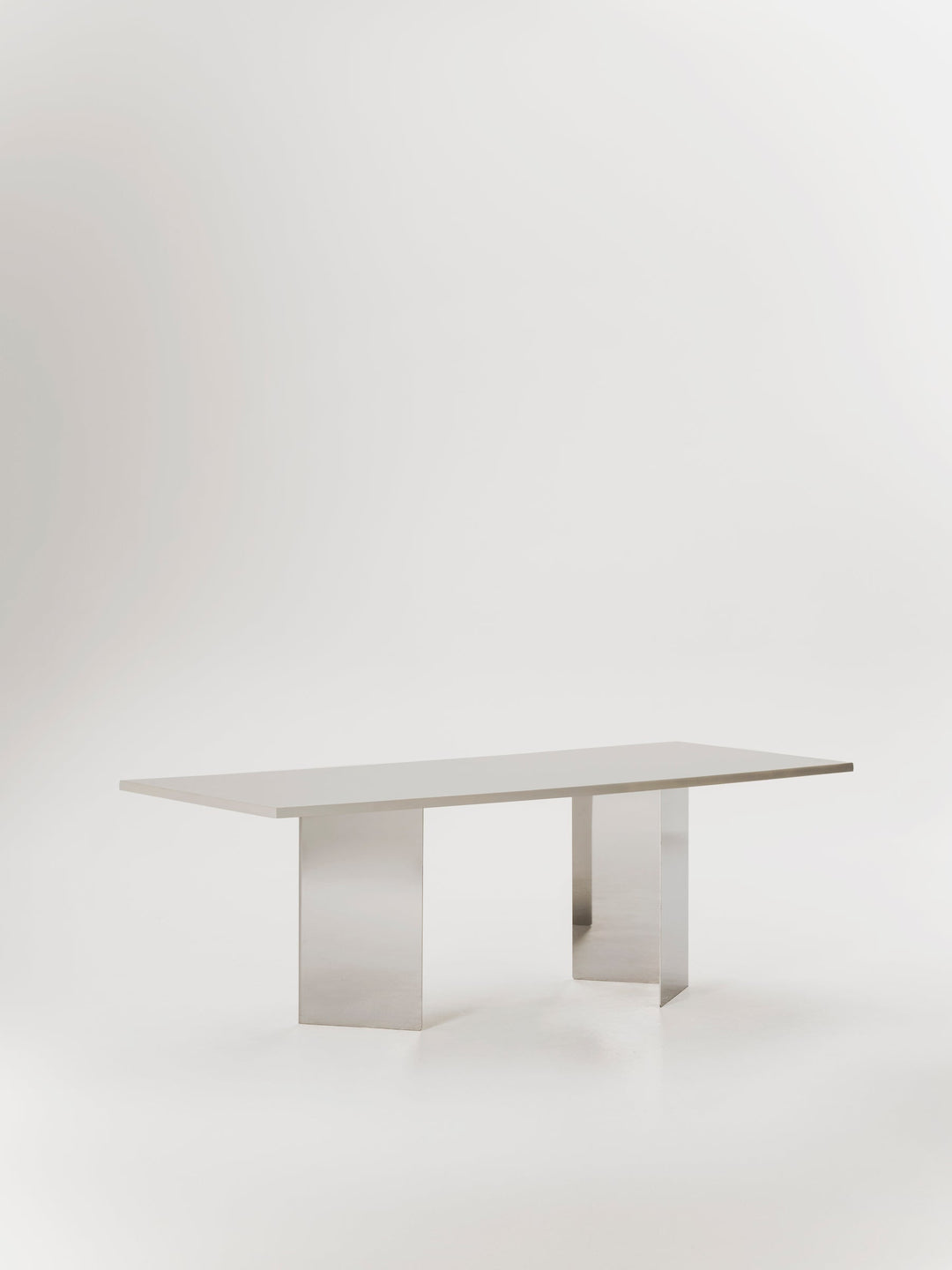 Allma dining table - TrynTrend