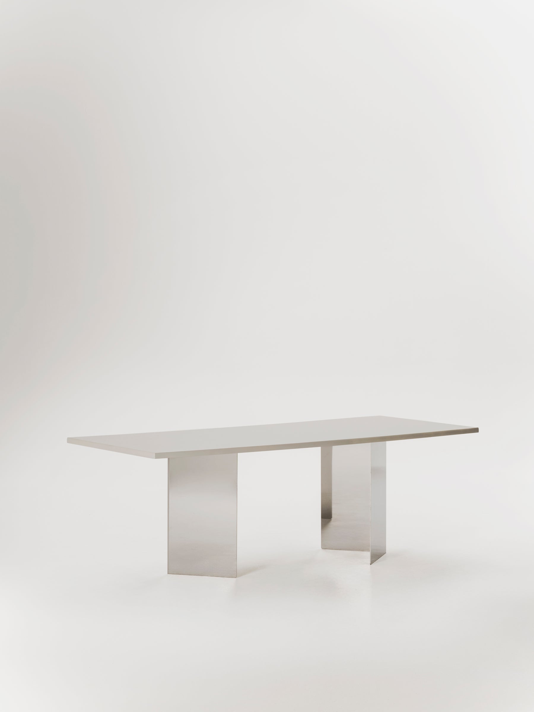 Allma dining table - TrynTrend