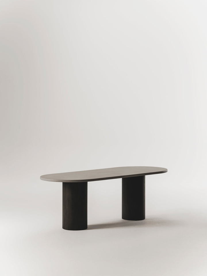 Reye_top_Gray_leg_Dark_oak_1