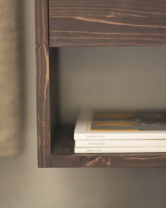 Vera_Walnut_Float2_Walnut_05
