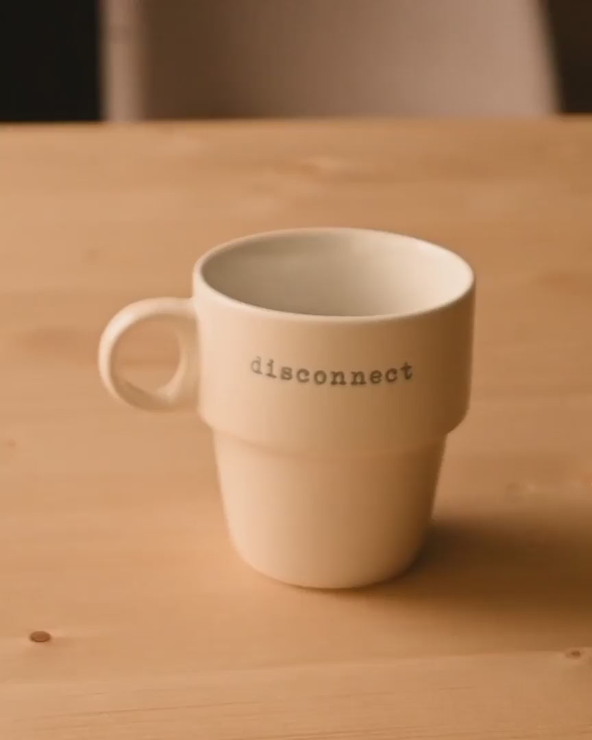 Bloom_Round_Medium_Oak_Video