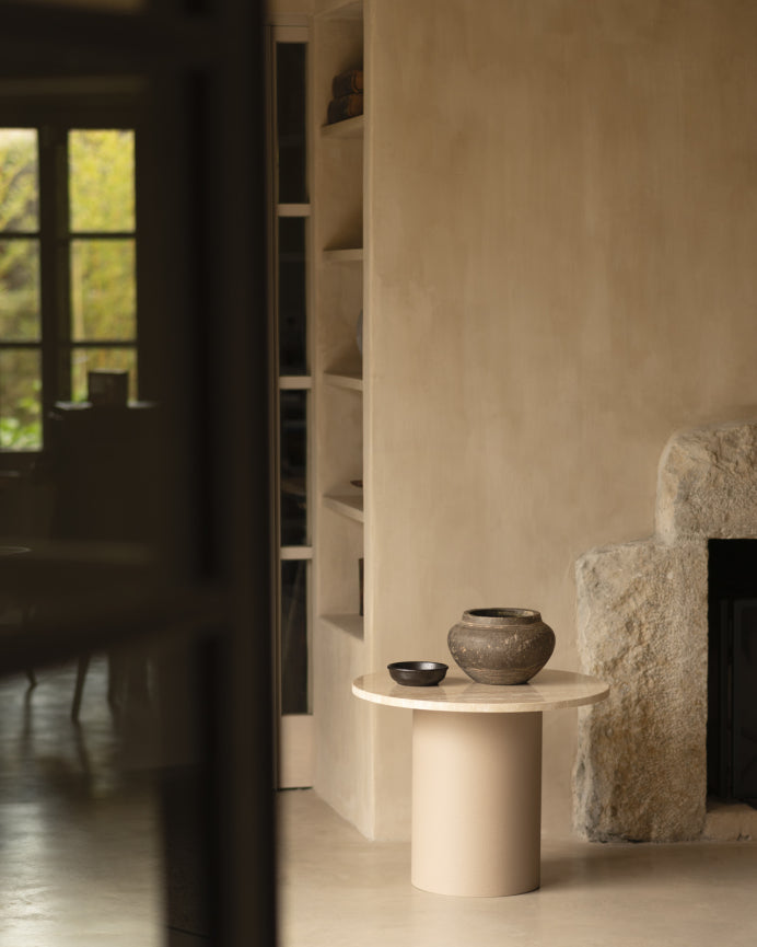 Lucia_Ash_Travertine_and_Beige_Microcement_07