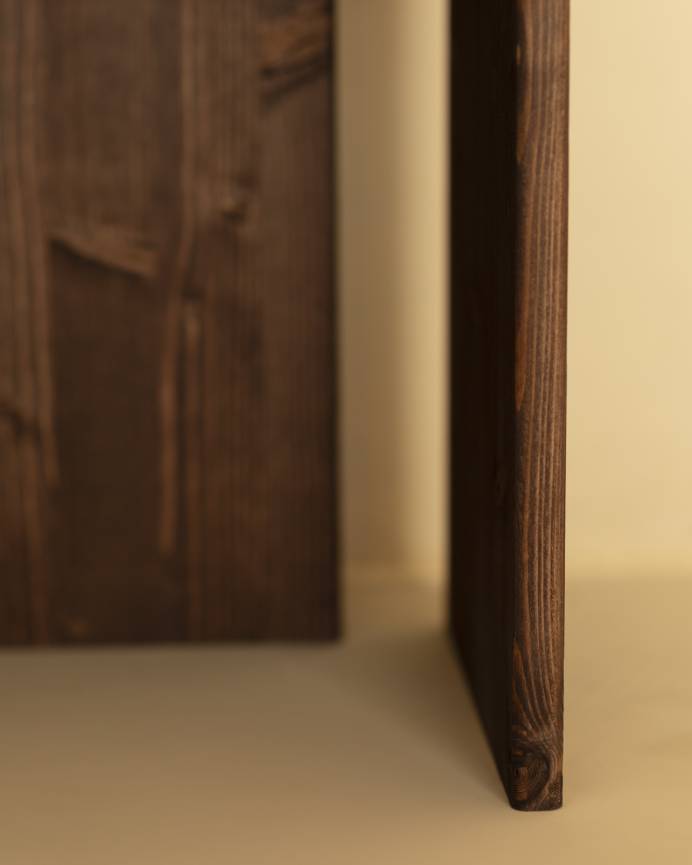Sigrid_Walnut_42x27_Walnut_04