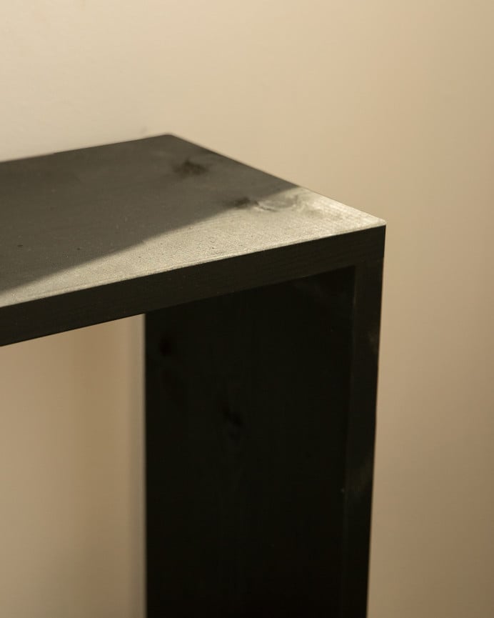 Saura_Black_2S_Black_03