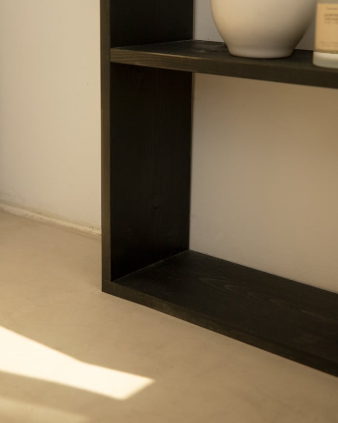 Saura_Black_1S_Black_05