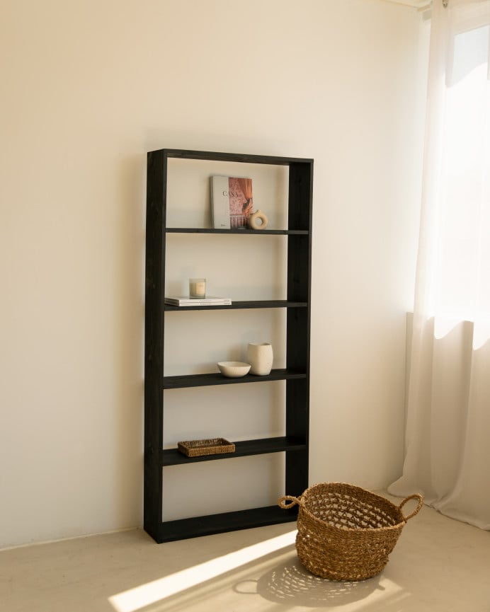 Saura_Black_4S_Black_04