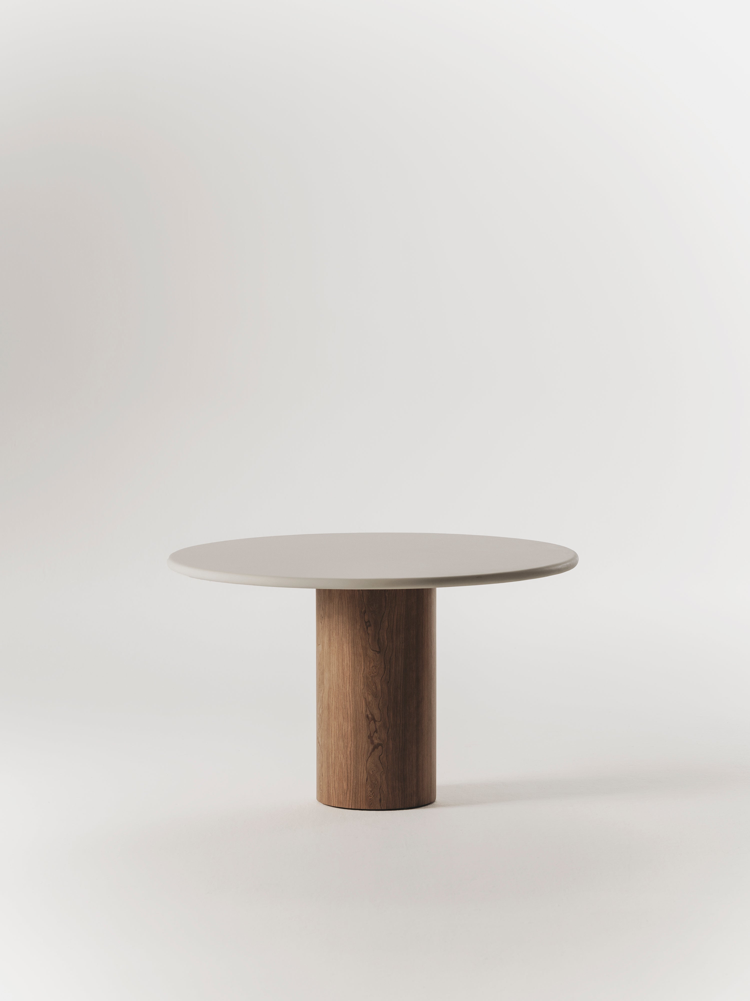 Gio dining table - TrynTrend
