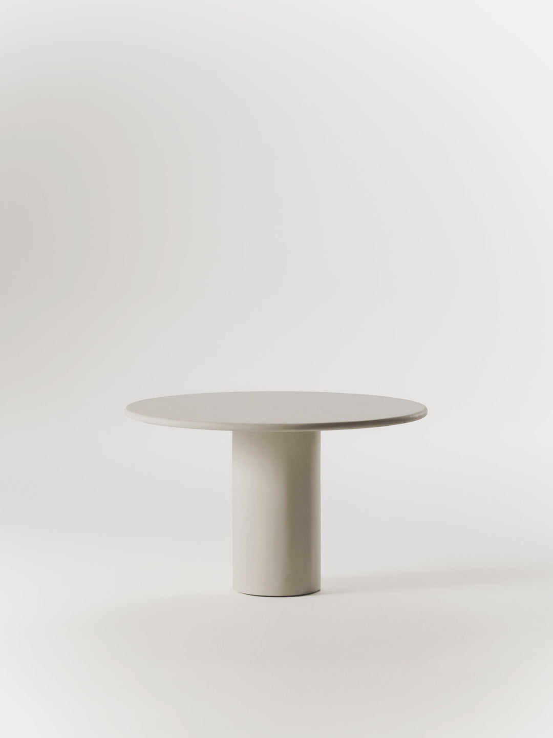Gio dining table - TrynTrend